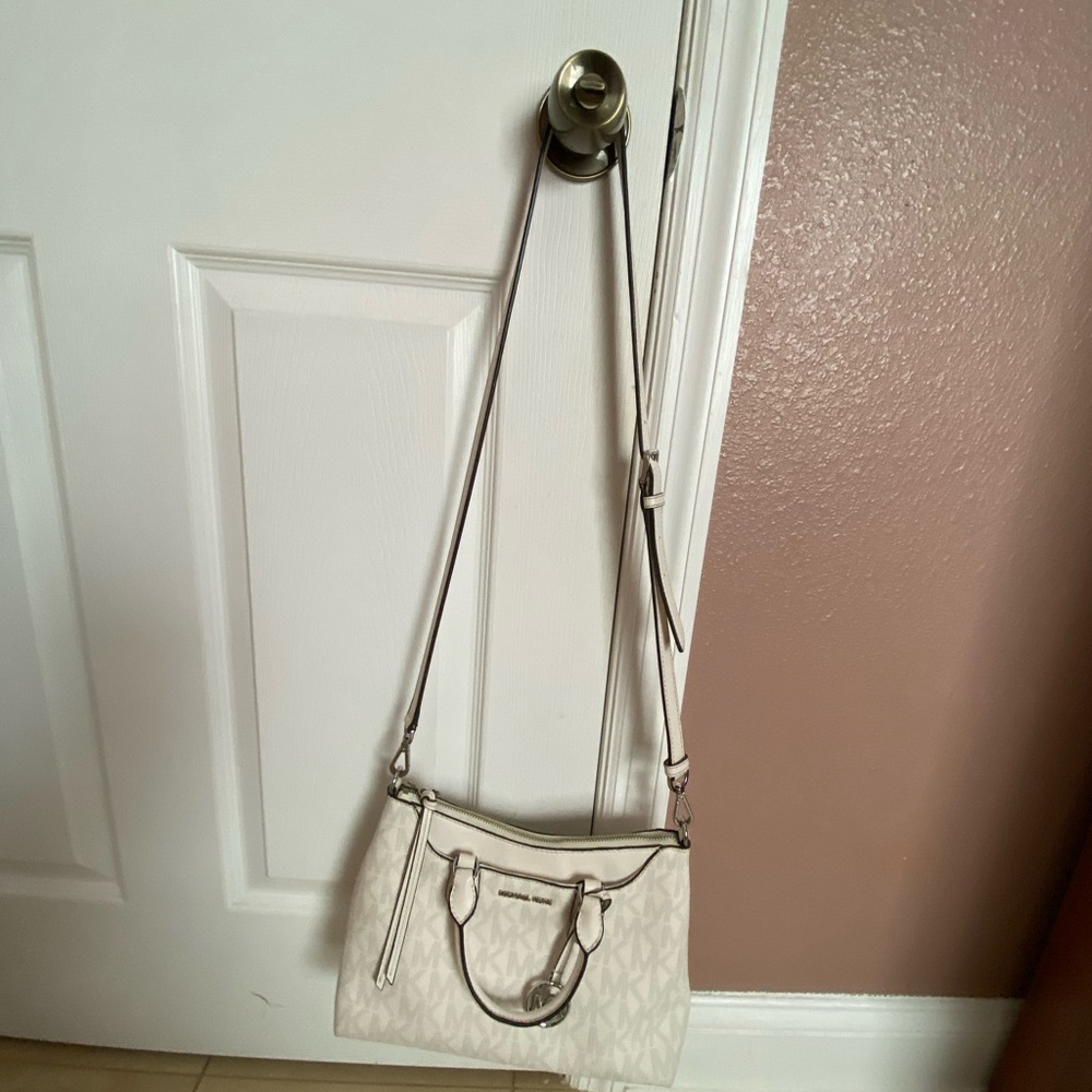 Stylish Cream Handbag